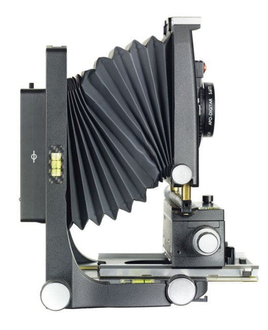 Die Linhof Techno ist ein Mischling aus Laufboden- und Fachkamera auf optischer Bank. Ihre Leichtbauweise prädestiniert sie für die digitale Outdoor-Fotografie.